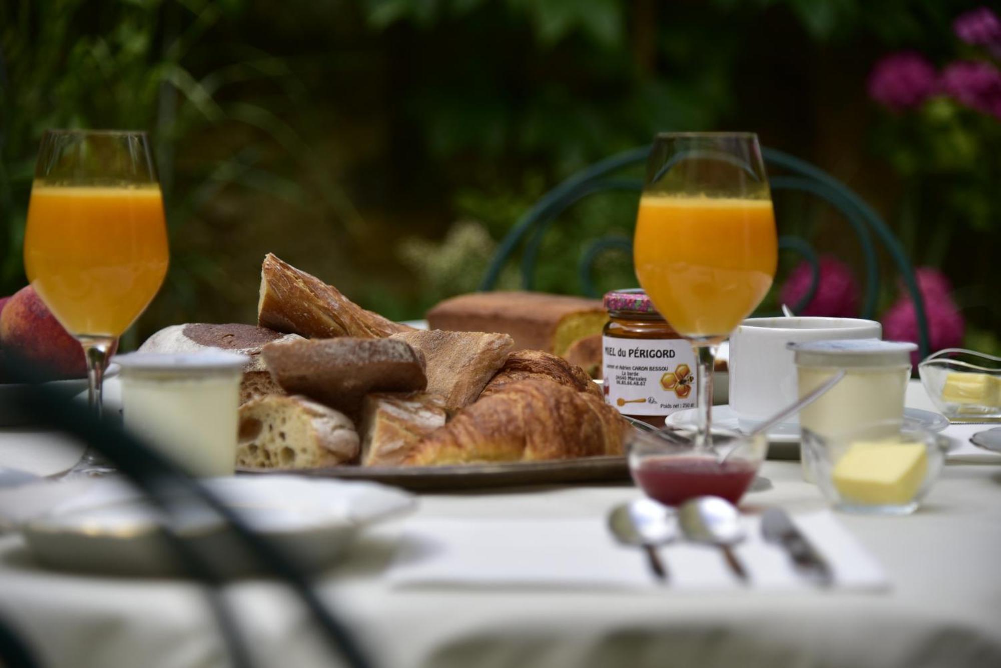 Logis Hotel Le Boudoir Belvès Εξωτερικό φωτογραφία